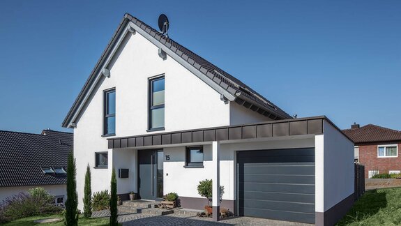 Haus Steinmann | Perfekt in den Hang integriert.